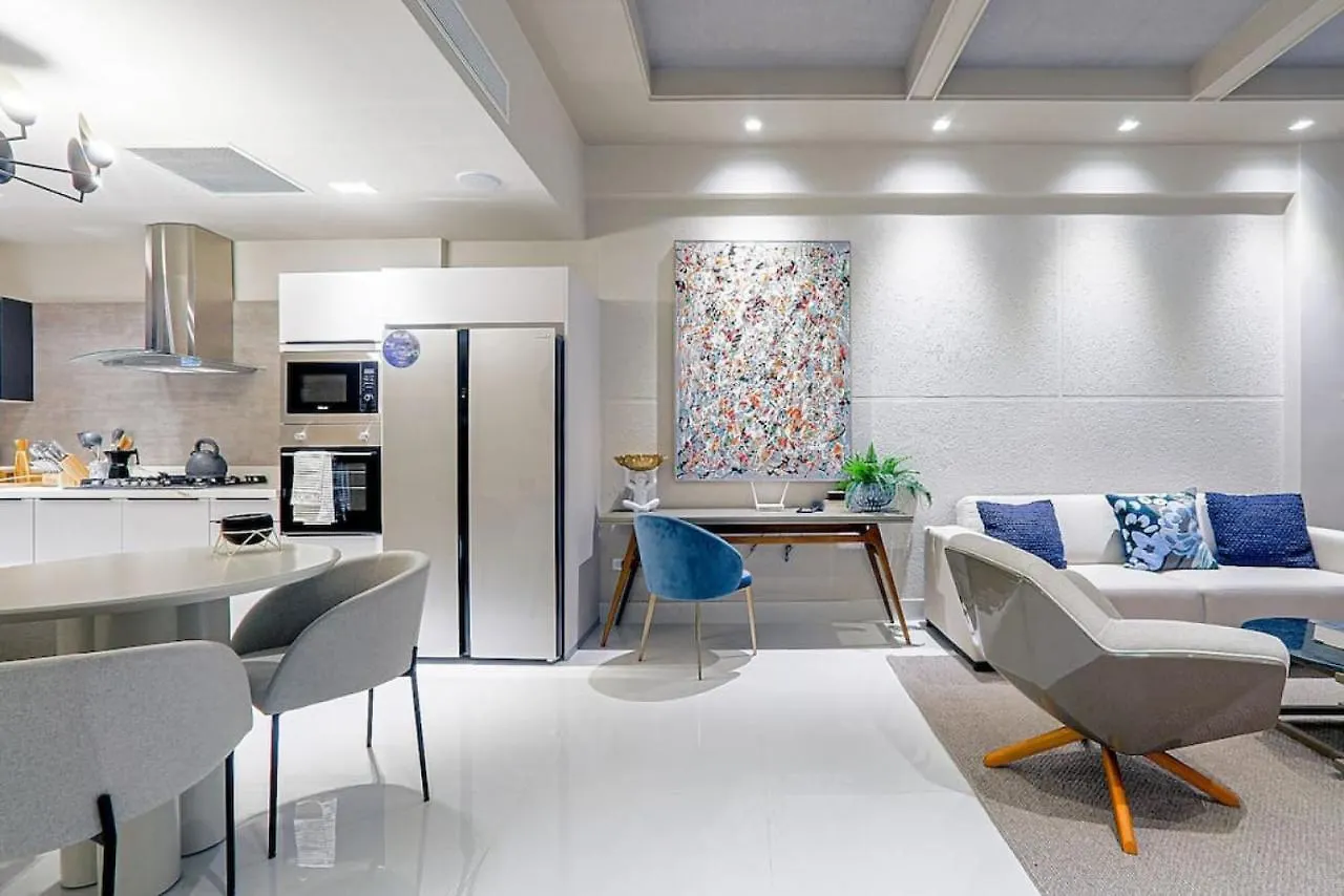 Luxury Centric Upscale Condo Los Prados アパート